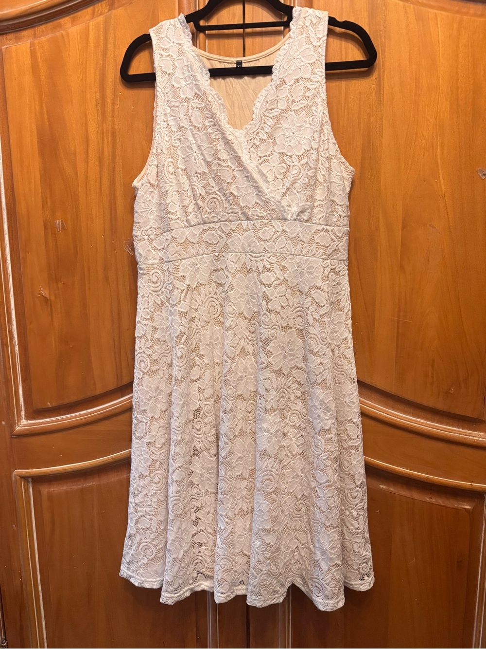 Sleeveless Lace Midi Dress in Ivory